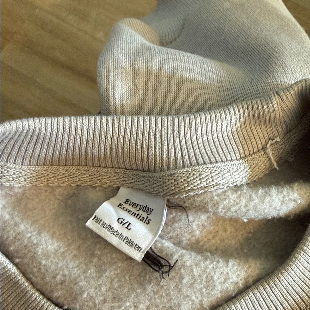 Everyday Essentials crew - image 3